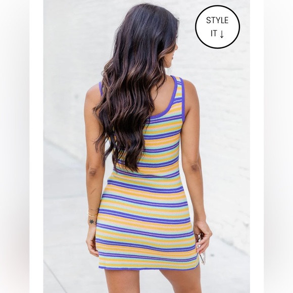 Women’s dress - Picture 2 of 3